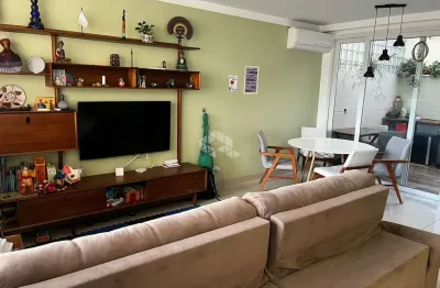 Venda e locação casa em condominio com 130m², 3 quartos (1 suíte) , 2 vagas + depósito- vila romana