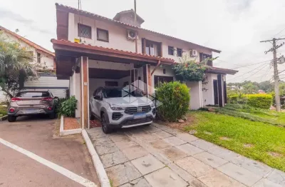 Excelente casa em condomínio fechado, na zona sul de porto alegre.