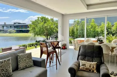 Sobrado alto padrão no condomínio celebration, xangri-lá - 6 suítes, piscina privativa e 357m² de conforto