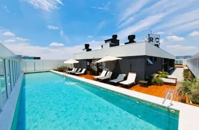 Apartamento de 1 dormitório com piscina aquecida no bairro menino deus a metros da orla do guaíba