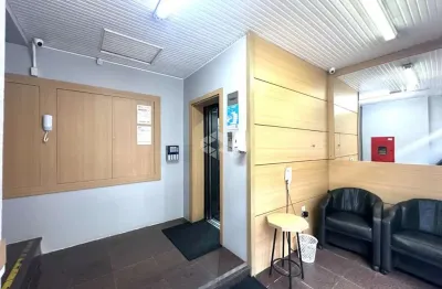 Sala com banheiro, com área total de 32 m2, bairro santa maria goretti, porto alegre - rs