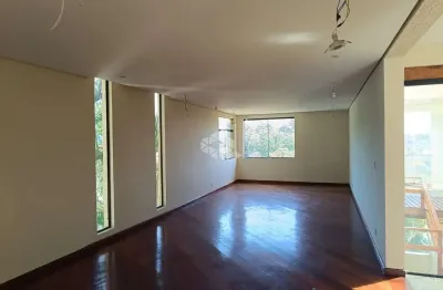 Casa a venda em condomínio próximo a serra da cantareira 4 suítes-
