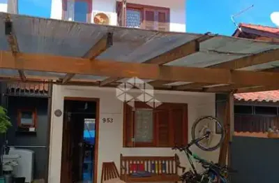 Casa sobrado com 2 dormitórios, 1 vaga, com 64,88 m² no bairro ambrósio em garopaba sc