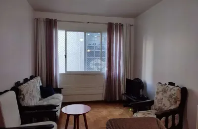 Apartamento de dois quartos no bairro centro histórico.