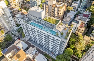 Apartamento 2 dormitórios (sendo 1 suíte), 69m², banheiro social, churrasqueira, vaga de garagem coberta.