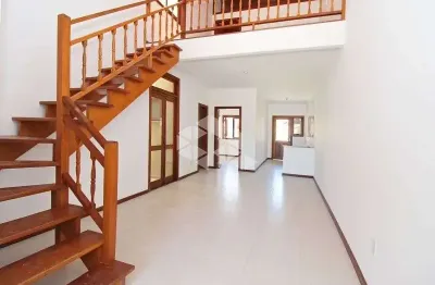 Casa térrea de 03 dormitórios/01 suíte mais mezanino com banheiro