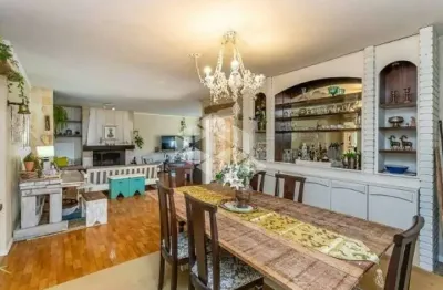 Ampla casa na vila assunção, 04 dormitórios, sendo 2 suítes - ótima localização