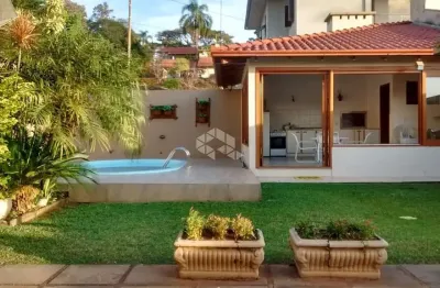 Linda casa em ivoti, localizada no bairro jardim do alto, com 204m² de área construída em um terreno de 12x8x39m