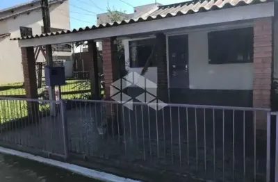 Casa em condomínio com 2 dormitórios, 2 vagas, bairro igara/ canoas