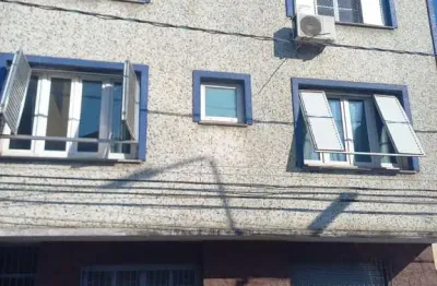Apartamento de 2 dormitorios reformado entrar e morar.