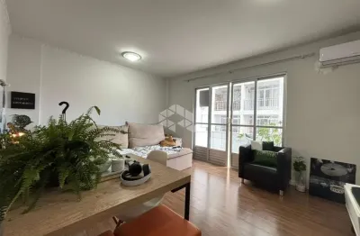 Apartamento com 3 quartos sendo 1 suite e 1 vaga no centro de florianópolis próximo a praça xv e beira-mar
