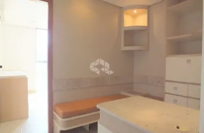 Sala comercial montada para consultório médico com uma vaga de garagem