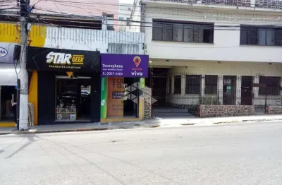 Sala comercial localizada no centro de santa maria/rs.