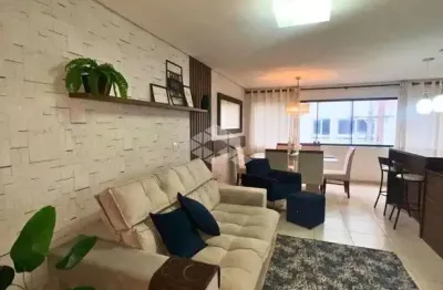 Apartamento 03 quartos(sendo 01 suíte), mobiliado e decorado, bairro centro, em capão da canoa/rs.