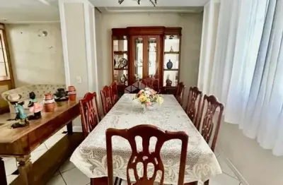 Casa à venda 4 quartos 1 suíte 2 vagas de garagem no centro de florianópolis