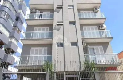 Apartamento de 1 domotório, de frente com sacada e vaga condominial.