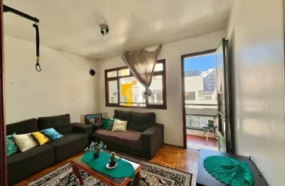 Apartamento no centro da cidade - 3 dormitórios com sacada e garagem por apenas r$ 299 mil!