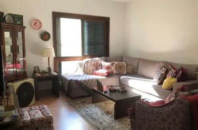 Apartamento de 3 quartos e uma vaga com 115m² no bairro rio branco em porto alegre