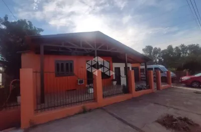 Casa com 2 dormitórios e piscina em santa cruz do sul
