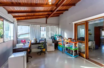 Casa em condomínio no moutain ville na hípica em porto alegre