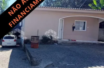 Casa com 02 quartos/dormitórios no bairro saudade, em biguaçu- sc