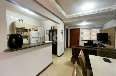 Casa estilo sobrado com 150m², 3 dormitórios sendo 1 suíte, pátio e vaga para 2 carros no jardins do prado