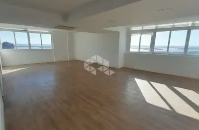 Sala comercial 82,36m2 no centro histórico, condomínio tradicional