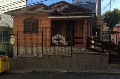Casa com 04 dormitórios sendo 01 suíte no bairro são pelegrino em caxias do sul