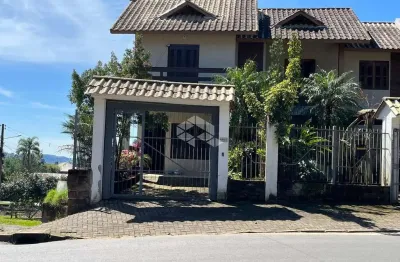 Sobrado com 2 quartos/dormitórios na av. germânia em nova petrópolis