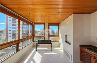 Apartamento com EXCLUSIVIDADE à venda de 03 dormitórios, sendo um suíte, com 2 vagas de garagem no Bairro Petrópolis, em Porto Alegre-RS.