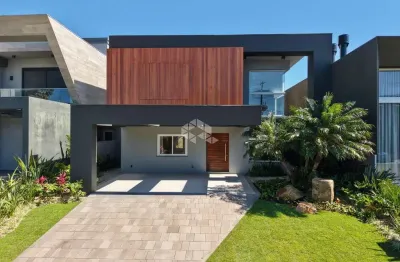 Sobrado mobiliado e decorado, 4 suítes, piscina, no condomínio Capão Ilhas, em Capão da Canoa/RS.