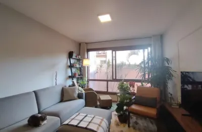 Apartamento com 3 quartos à venda na Rua Faria Santos, 135, Petrópolis, Porto Alegre