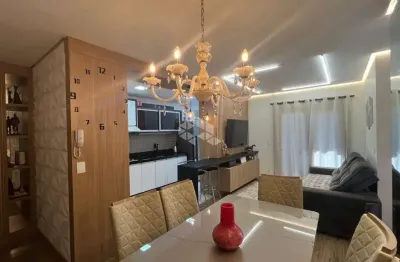 Interessante apartamento à venda semi mobiliado com 02 dormitórios