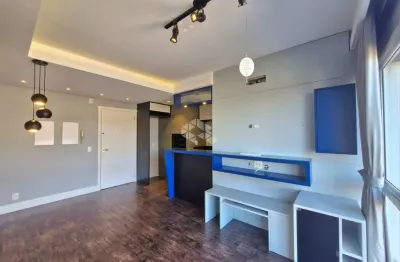 Apartamento semi mobiliado de 2 dormitórios com suíte e 3 vagas de garagem no bairro passo da areia