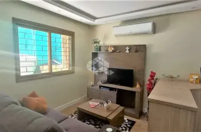 Casa 3 dormitórios, 3 banheiros, 2 vagas de garagens, perto hospital divina providência