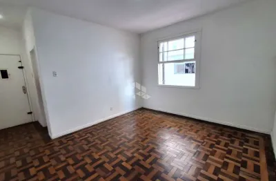 Apartamento de 2 quartos a venda no Bairro Floresta em Porto Alegre/RS Este apartamento de dois dormitórios está localizado em uma posição privilegiad
