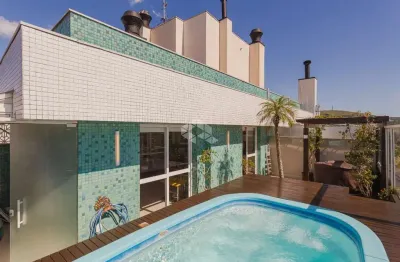 Cobertura à venda, 2 dormitórios, 2 vagas de garagem, elevador, churrasqueira, próximo da pucrs, bairro jardim botânico, porto alegra/rs.