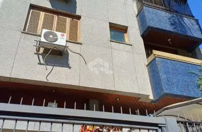 Apartamento duplex de 1 dormitório com garagem no bairro Mont'Serrat próximo ao Zaffari, Parcão, 24 de Outubro e Anita Garibaldi