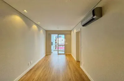 Apartamento com 3 quartos sendo 1 suíte e 2 vagas no centro de florianópolis