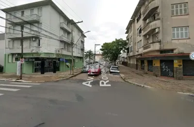 Apartamento de 2(dois)ormitórios em Porto Alegre. Sacada. Ensolarado.