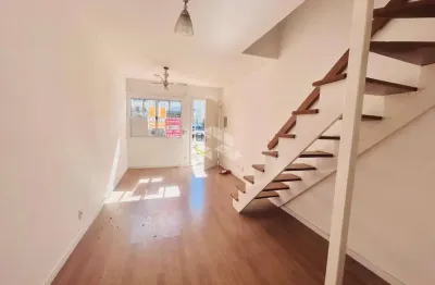 Casa sobrado 2 dormitórios, pátio fundos e 1 vaga de garagem - rio branco - canoas