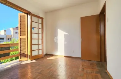 Appartamento de dois dormitórios , com sacada, de frente em ultimo andar com duas vagas