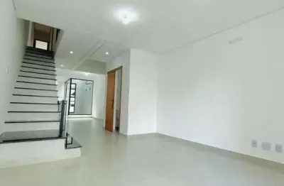 Sobrado à venda na chácara inglesa com 4 quartos e 170m2 de área construída!