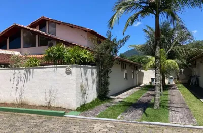 Casa à venda em condomínio na praia de maresias com 4 quartos e 3 vagas