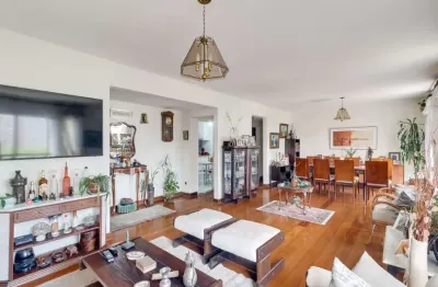 Amplo apartamento, 171 m², com 4 dormitórios e 2 vagas de garagem