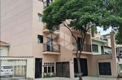 A paramento a 3 minutos do metrô e shopping tucuruvi, com 2 dormitórios e elevador.