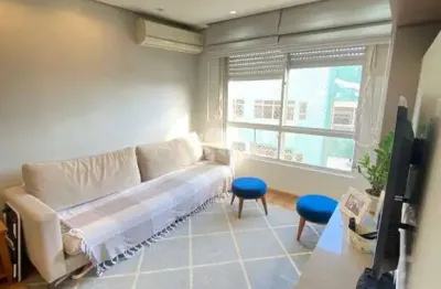 Apartamento reformado com 2 dormitórios, escritório e vaga escriturada - 80m² privativos