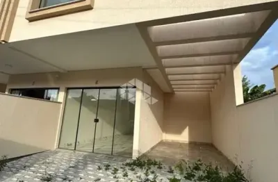 Sobrado com duas suítes na praia de bombas próximo ao mercado koch