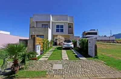 Casa em condomínio com 105m² de área privativa, 3 dormitórios e pátio com piscina proximo a av. ipiranga