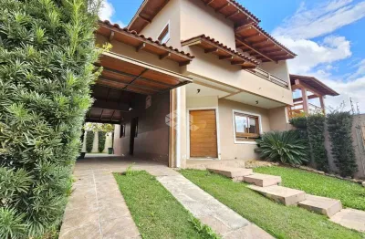 Casa sobrado, 3 dormitórios, 1 suíte, closet, hidromassagem, sacada, cozinha, sala, lareira, lavabo, pátio e 2 vagas. a venda no bairro bela vista